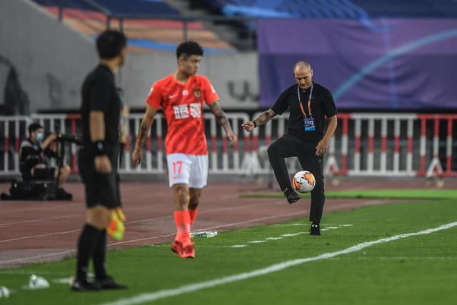 哈萨克斯坦副总统会见成龙 感谢其支持